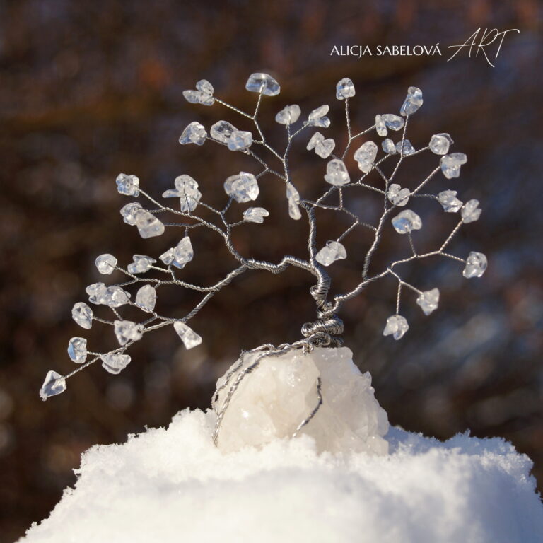 Strom z minerálů - Křišťál na Křišťálu
